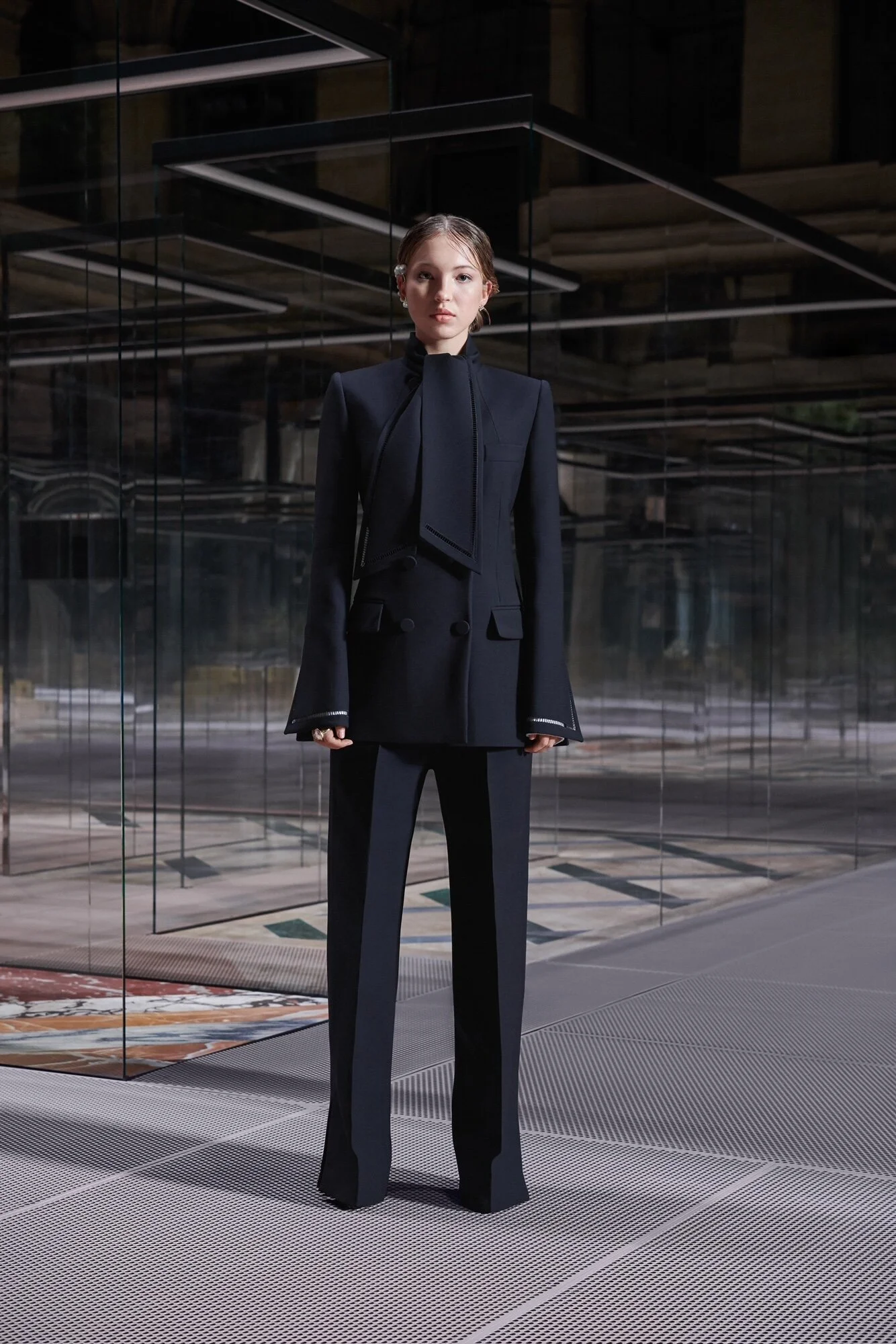 お9 超美品　FENDI　フェンディ　リブ編み黒タンクトップ　キャミソール FENDI(フェンディ) タンクトップ(レディース) - ブランド通販のBUYMA